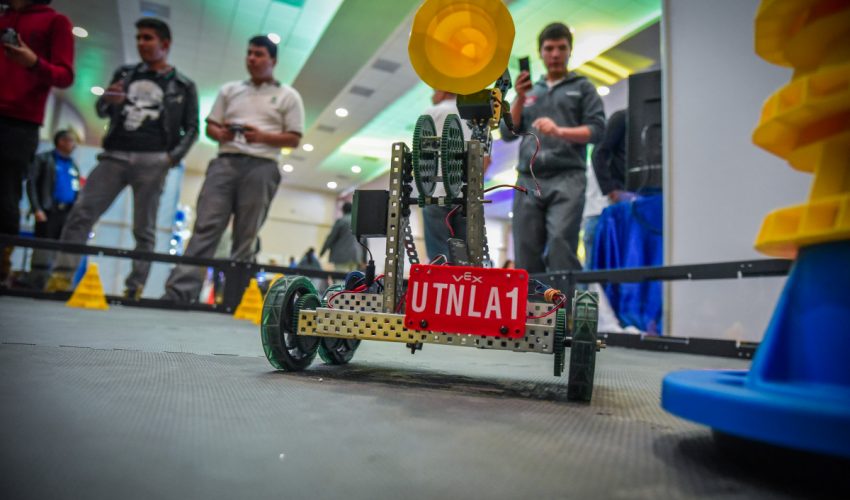 Parten alumnos de la UT de Nuevo Laredo a competencia de robótica