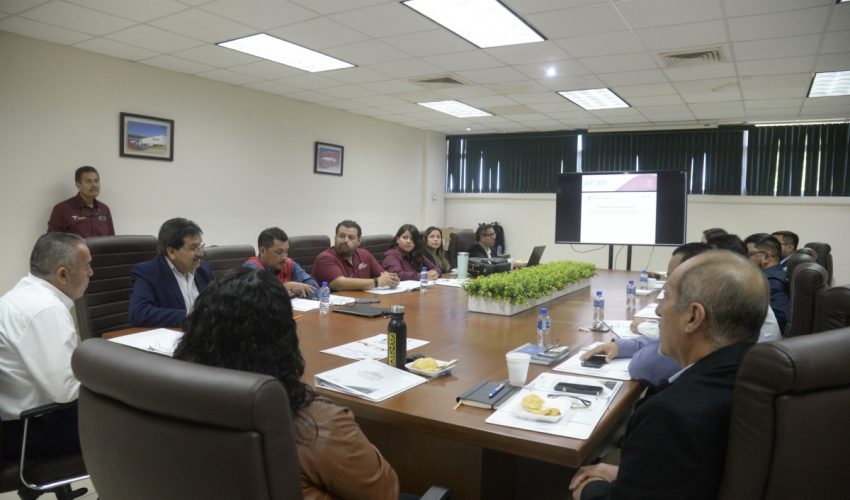 Reunión Análisis Situacional de Trabajo de la carrera de mantenimiento