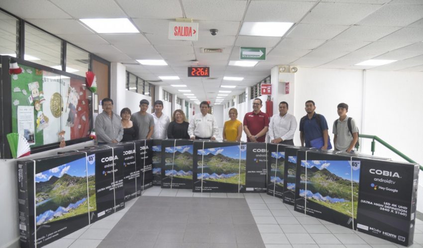 Instalan pantallas televisivas en salones de la UT de Nuevo Laredo