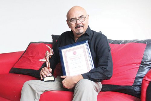 Visita del Maestro Medardo Treviño, presidente de Teatro de la UNESCO.