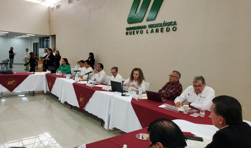 Encabeza subsecretario de educación reunión de directivos de universidades en la UTNL